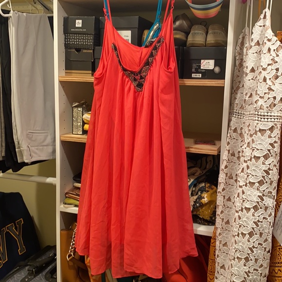 Express dresses - Picture 2 of 3